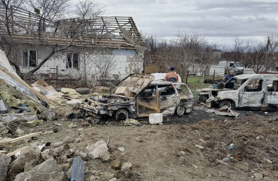 Російські війська на Херсонщині знищили склад гуманітарної допомоги та модульні будинки для переселенців