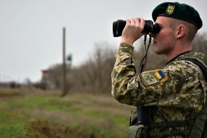 На Закарпатті два прикордонника втекли за кордон