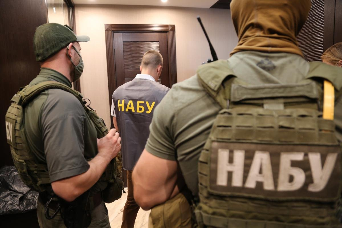 НАБУ розслідує справу прикордонника, що заплатив $350 тисяч за компромат співробітнику СБУ