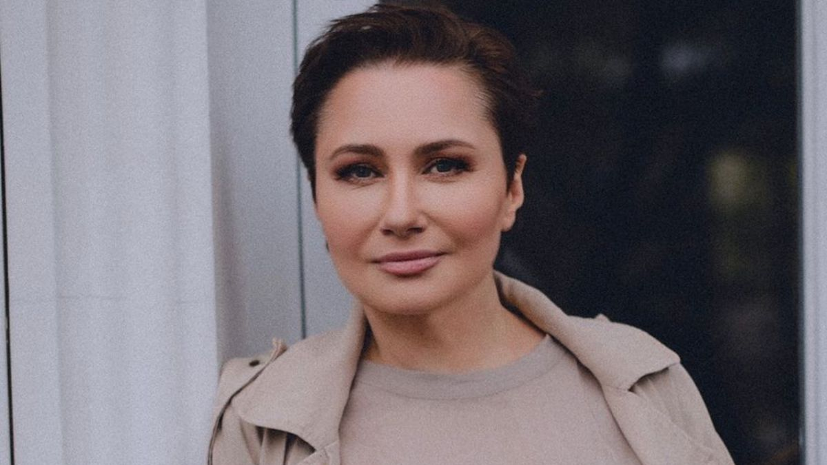 Продюсерка Олена Мозгова залишила Україну після заручин доньки