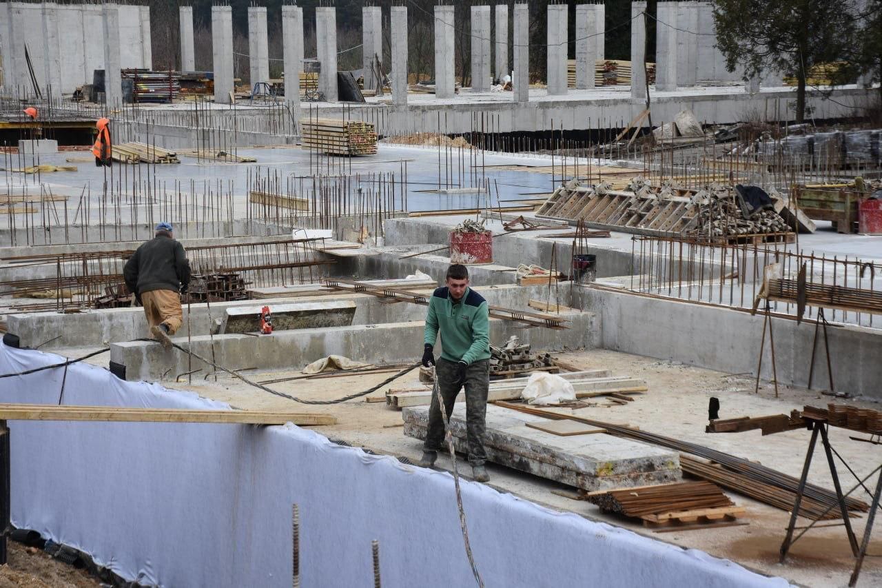 Будівництво госпіталю в Рівному подорожчало до 1,46 млрд грн: у схемі — фігурант кримінального провадження