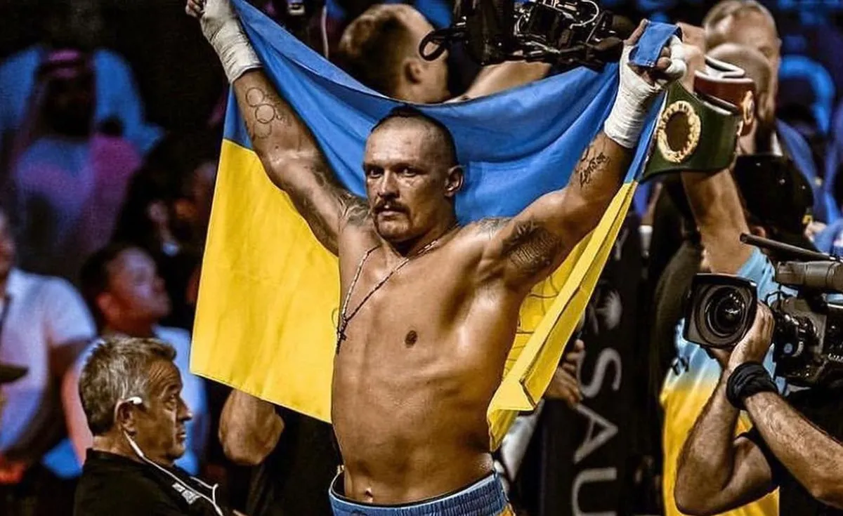 Боксер Олександр Усик розкритикував окремі рядки державного гімну