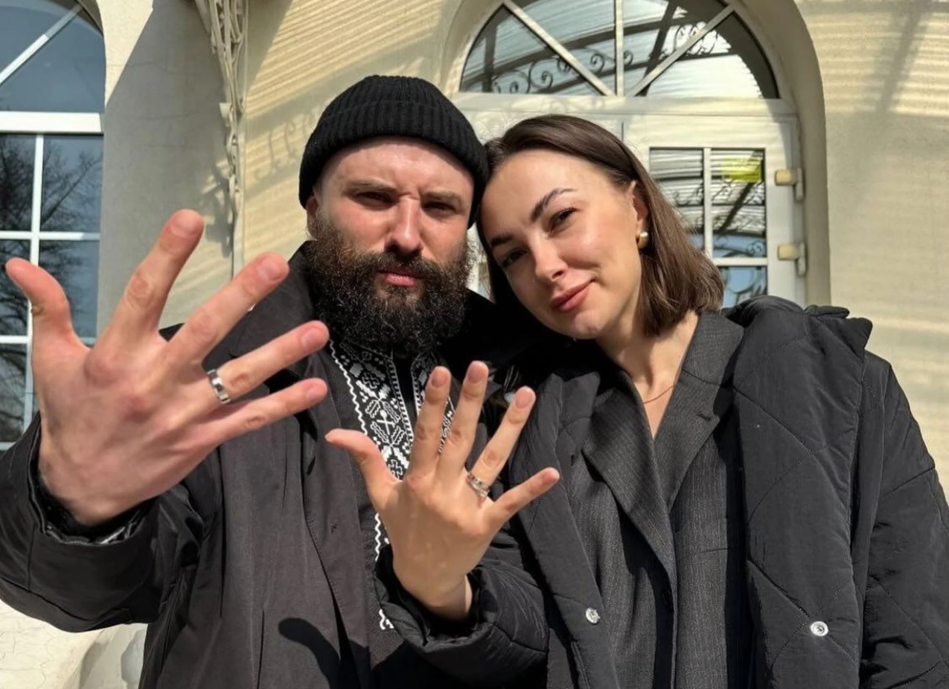 Ексдружина гумориста Віктора Розового показала інтимні докази його зрад після поранення