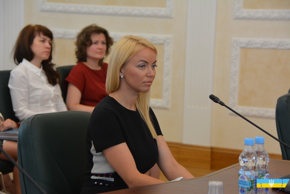 Суддя Одеського ОАС проживає в елітному ЖК і отримує значні грошові подарунки від матері