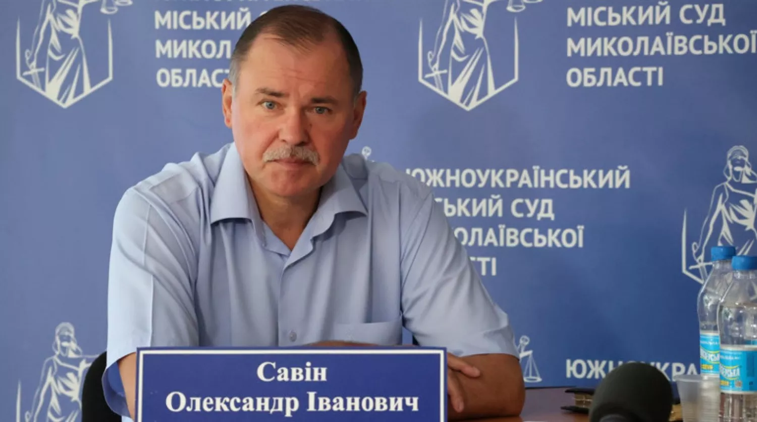 Після штрафів за водіння у нетверезому стані та проблем з декларацією — суддю Савіна позбавили посади