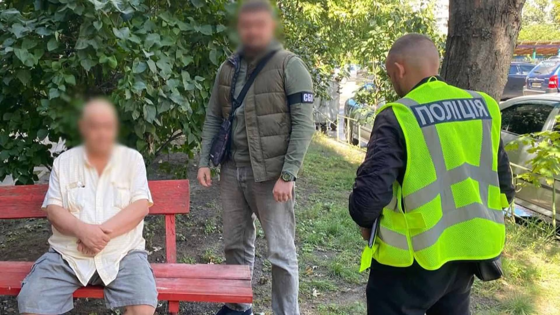 У Києві затримали підприємця, який за $4,500 продавав фіктивне працевлаштування іноземцям