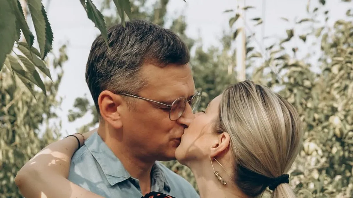 Ексміністр Кулеба зробив пропозицію співзасновниці книжкового магазину «Книголав»