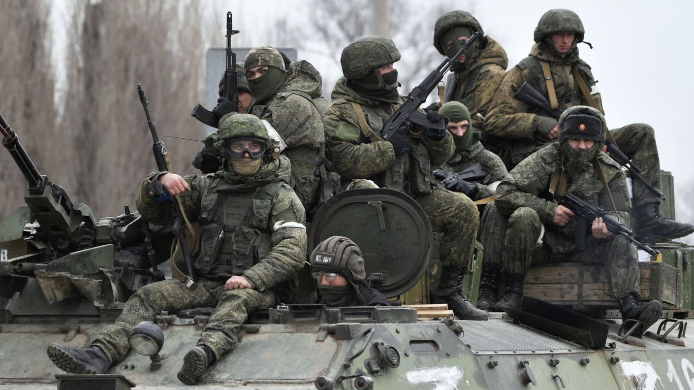 Росіяни стягують сили до Пологів і Гуляйполя: зафіксована велика колона техніки