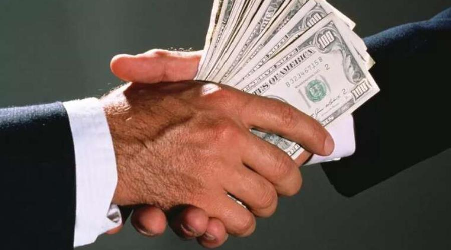 Прокурора АР Крим звільнили після отримання $10 000 хабара: КДКП ухвалила рішення