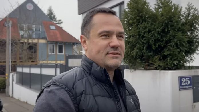 Ексдепутата Київради Дениса Комарницького пов’язують з діяльністю партії “Батьківщина” у Києві