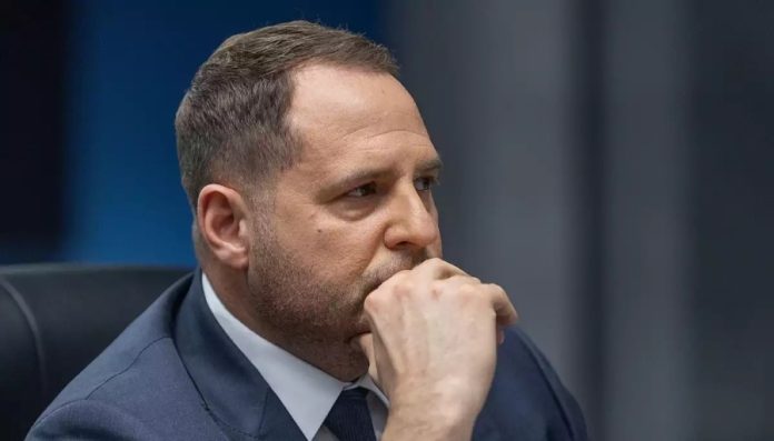 Кадрові маневри у владі: чому гучні відставки більше схожі на захист репутації, ніж на боротьбу з корупцією