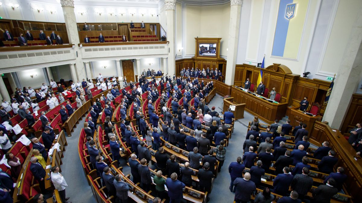 Верховна Рада закликала реформувати НКЦПФР через корупційні скандали  Теги: