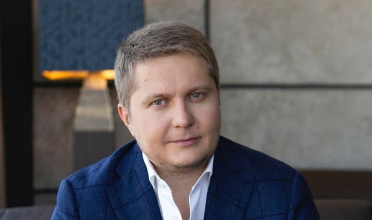 Поки НАБУ розслідувало розкрадання держмайна, сім’я Гмиріна купила нерухомості в ОАЕ на $14 млн