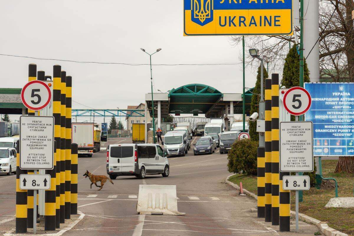 Понад 600 кг наркотиків намагалися ввезти в Україну через пунктпропуску «Шегині»