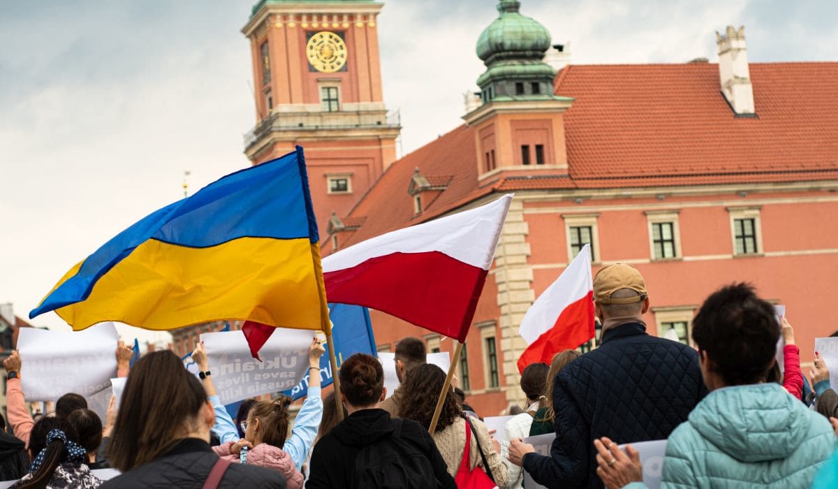 Польща змінює правила роботи для українців: що чекає мігрантів після 2026 року