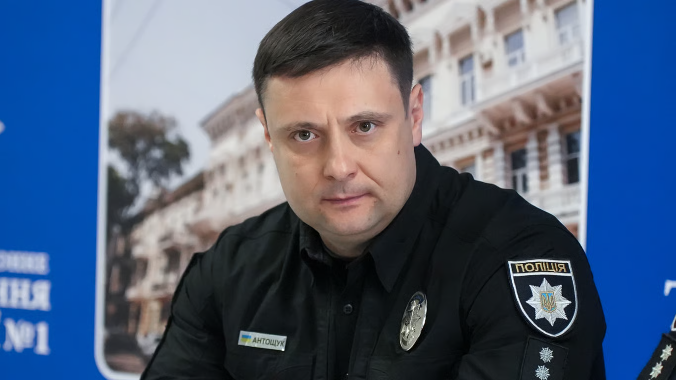 Нерухомість, земля і преміум-авто: що приховує декларація начальника поліції Одеси