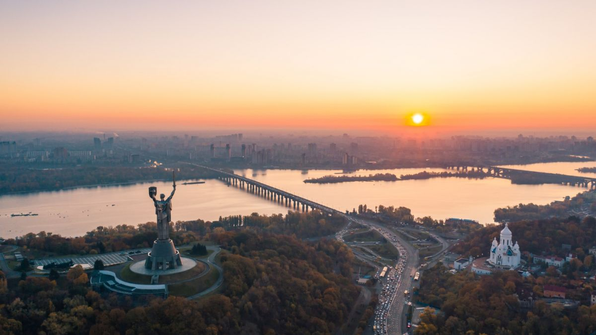 Яке свято відзначають в Україні та світі 19 січня