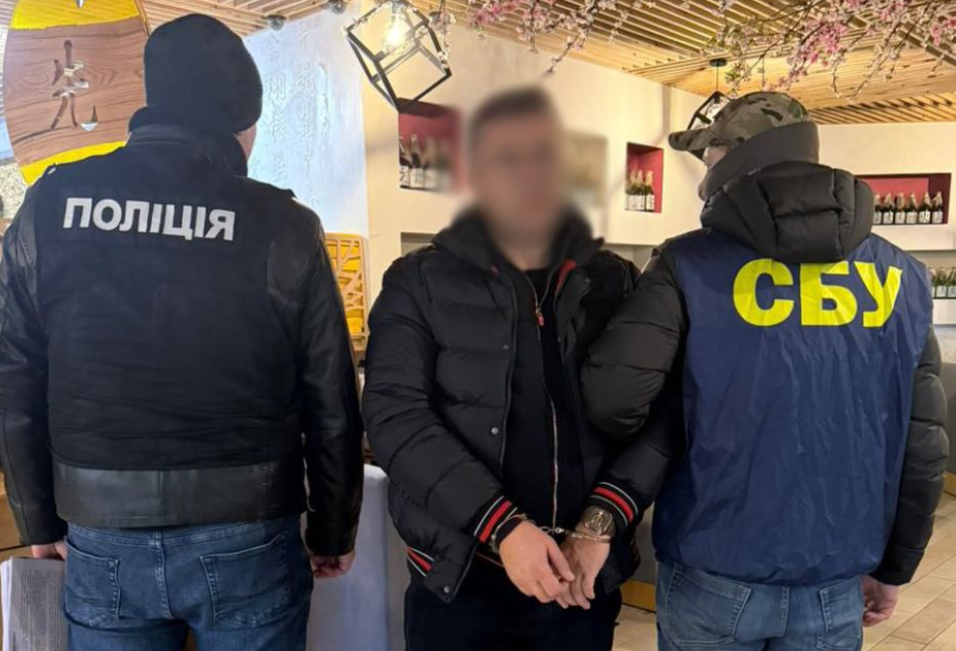 Інсценували вбивство, щоб вимагати гроші: у Києві затримали організатора схеми