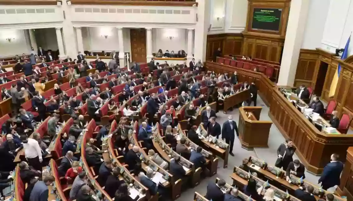 Монобільшість тріщить: чому Рада валить кадрові та фіскальні рішення