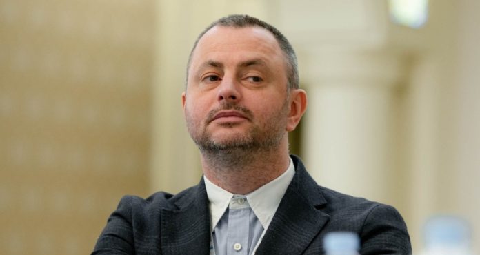 Майно та заощадження посадовця: що задекларував очільник Деснянської РДА під час війни