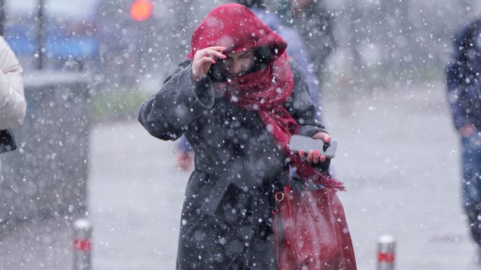 Морозна субота без опадів: якою буде погода 21 лютого в Україні