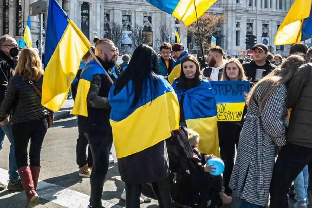 Прострочений паспорт чи віза: головні причини депортації українців з Європи