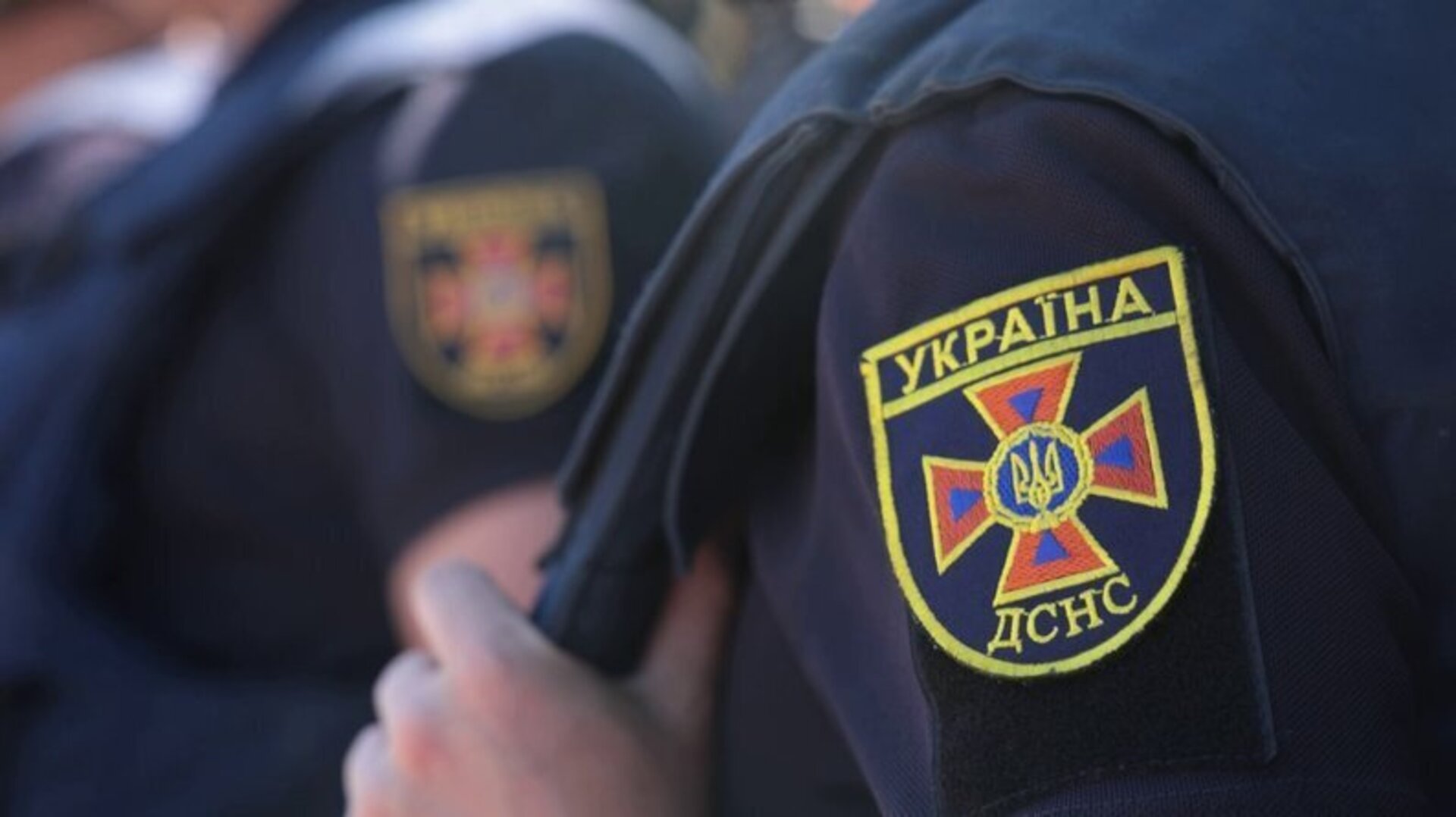 Небезпечний екстрим у Києві: хлопець впав у підземелля з середньовічною вулицею