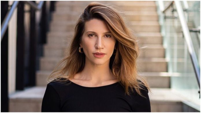 Аніта Луценко вразила фоловерів незвичайними йога-позами на підборах