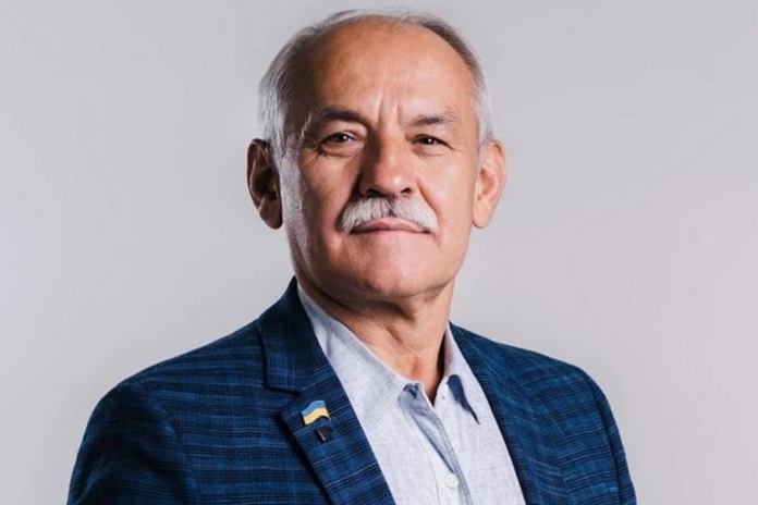 Мер Переяслава В’ячеслав Саулко постане перед судом за порушення законодавства щодо декларування доходів та за незаконні роботи на археологічному об'єкті національного значення. Слідство вважає, що протягом кількох років він навмисно приховував свої активи, а також організував земляні роботи, які призвели до серйозних ушкоджень історичної пам’ятки.