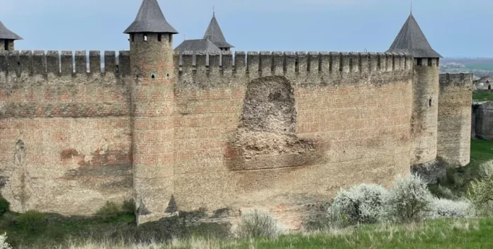 Обвал частини стіни в Хотинській фортеці