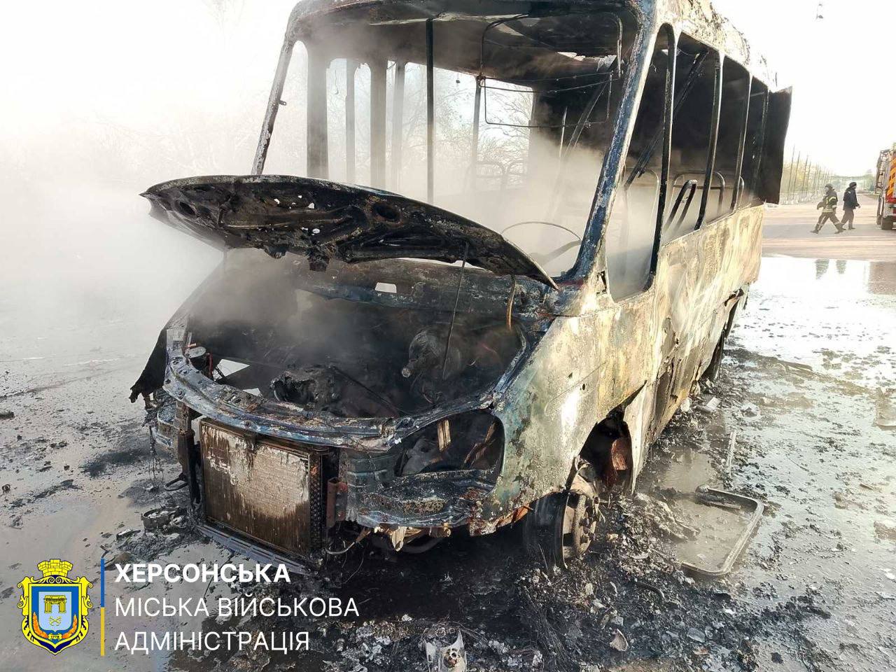 Ранкові обстріли на Херсонщині: є поранені та удар по маршрутці