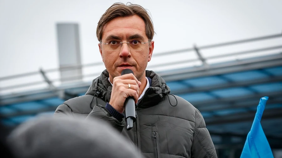 ДБР оголосило підозру ексміністру Омеляну