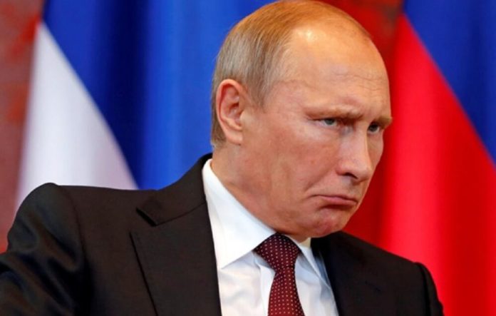 Путін потрапив під критику через свій вигляд на параді 9 травня