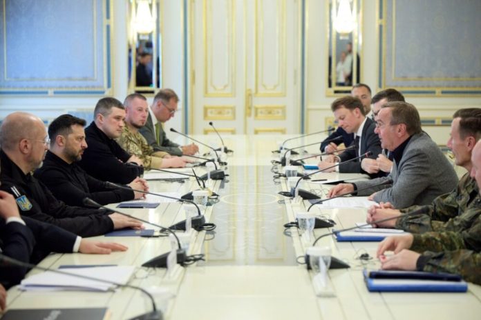 Зеленський і Пісторіус обговорили нові перспективи військової співпраці