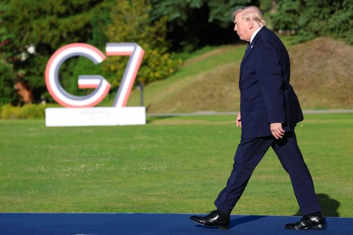 «Це просто божевілля»: Трамп закликав Росію негайно укласти угоду та припинити війну