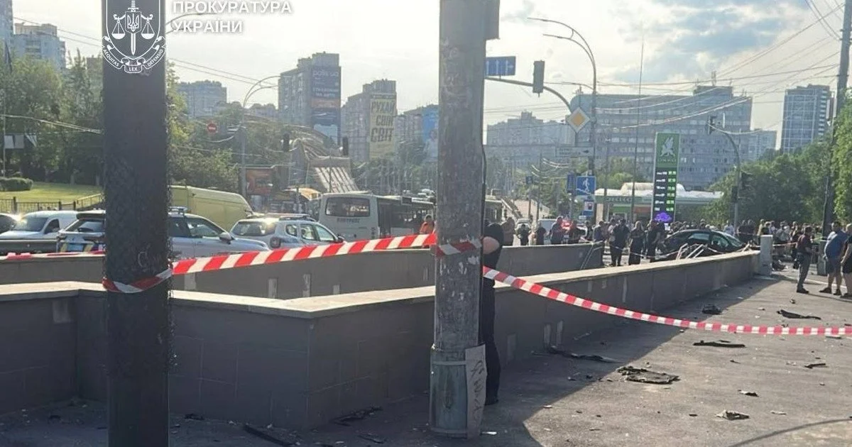 Смертельний політ Mercedes у Києві: водій із Херсонщини влетів у підземний перехід і вбив чотирьох людей