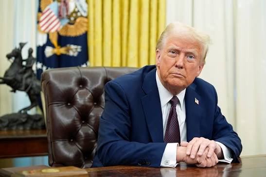 Усик і Трамп тет-а-тет: фото з Овального кабінету підірвало мережу