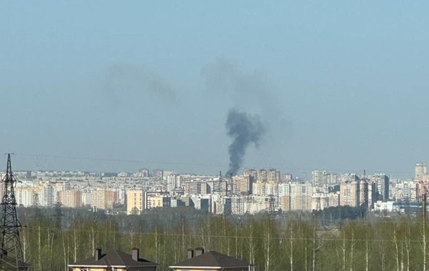 Серія потужних атак українських безпілотників на російські військові об’єкти