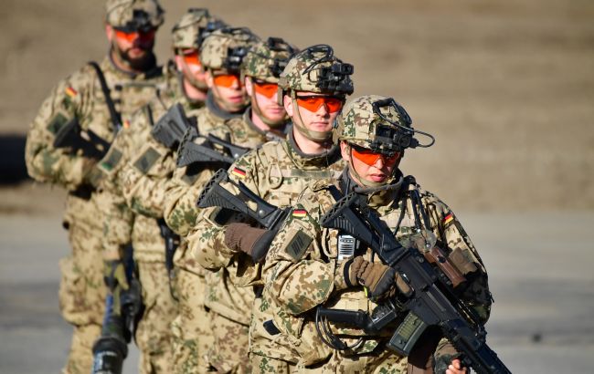 НАТО біля кордонів Білорусі: Німеччина перекидає тисячі військових до Литви