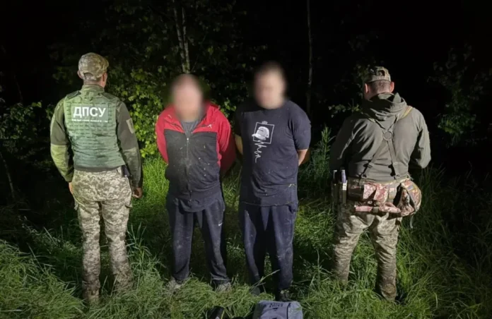 Втеча на акваскутерах закінчилася невдачею: двоє братів з Харкова затримані на Дністрі