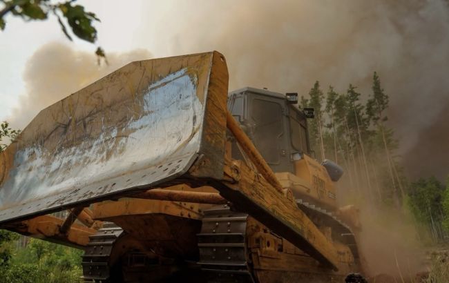 Вогонь не відступає: у Чорнобильській зоні загасили пожежу на 130 гектарах