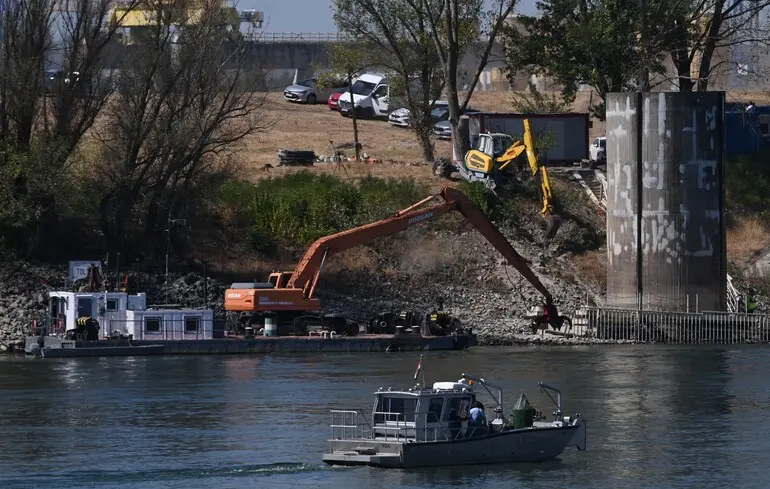 На Одещині критично обміліло водосховище: воду довелося закачувати примусово