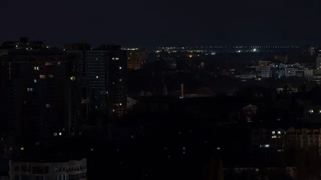 Частина Одеси залишилася без світла: аварія накрила одразу три райони