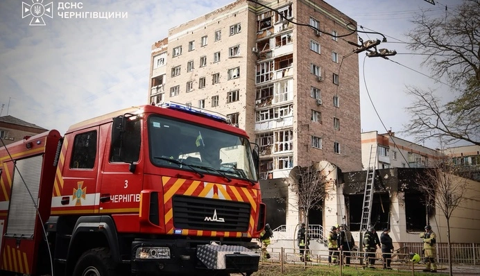 Удар по серцю Чернігова: російський дрон убив двох школярок, серед поранених — немовля